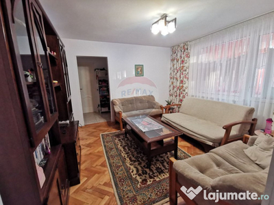 Apartament cu 3 camere de vânzare în zona Darmanesti