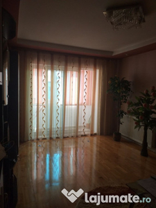 Apartament cu 3 camere zona Grivita