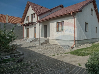 Casavila 6 camere vanzare in Brasov, Tarlungeni