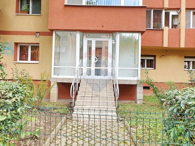 Spatiu comercial 37 mp vanzare in Bloc de apartamente, Brasov, Judetean