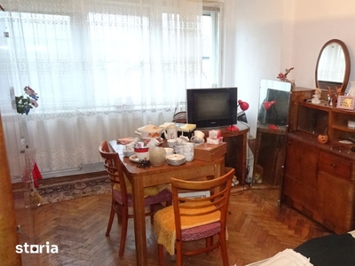 Vand apartament 2 camere dec. Deva, Zamfirescu, et. 4 bloc de 9 etaje