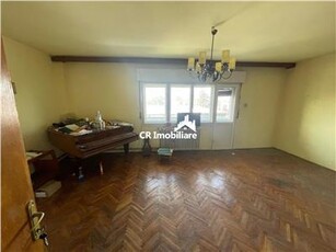 Apartament 3 camere garaj si boxa Cotroceni