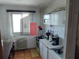 Apartament 3 camere Oltenitei Vanzare apartament decomandat 3 camere 2 bai