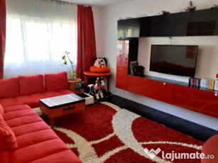 Apartament cu 3 camere, decomandat - zona Racadau