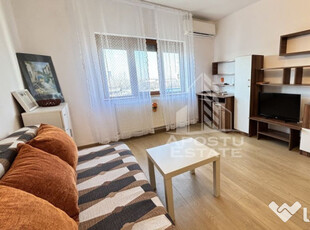 Apartament spatios cu o camera, 40 mp, zona Steaua