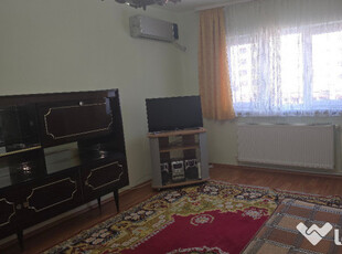 Inchiriez apartament 2 camere decomandat in Deva pe Liliacului, etaj 2