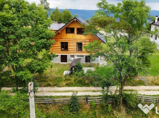 Cabane de vânzare in APUSENI la 15 km de Pestera Scariso...