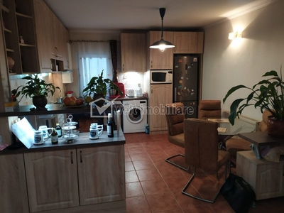 Apartament cu 3 camere, 70 mp, zona Calvaria, Manastur