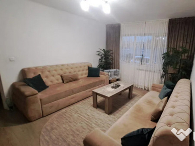 Apartament cu 3 camere semidecomandate Zona George Enescu