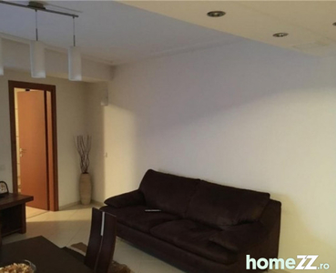 Apartament 3 camere zona Decebal