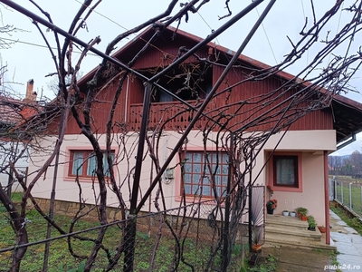Casa de vanzare in comuna Brebu