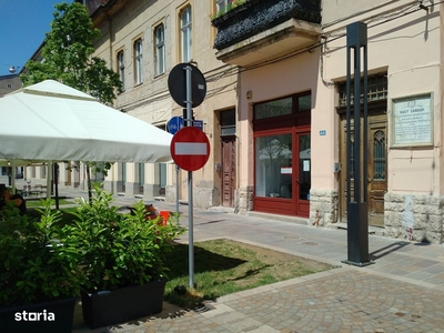 Proprietar inchiriez spatiu comercial ultracentral in Oradea Su=37m2