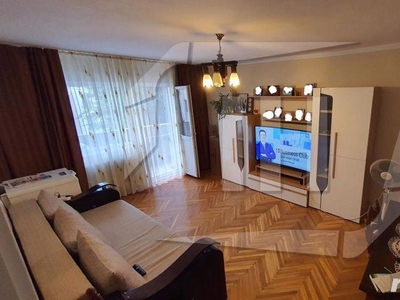 Apartament 4 camere, parcare, zona Strazii Dambovitei