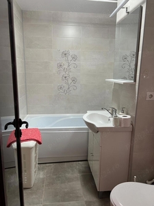 Închiriez apartament 2 camere confort 1