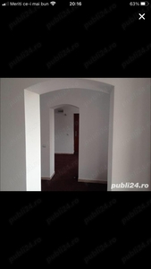 Închiriez apartament in vilă