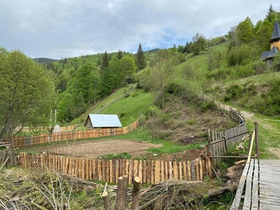 Vand teren intravilan in Valea Ierii (Caps)