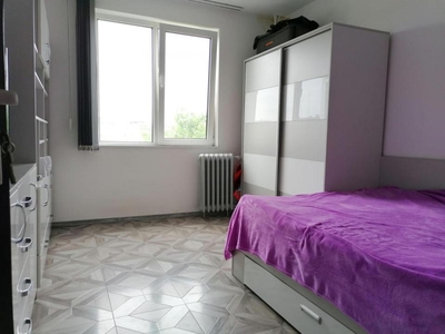 Aparatorii Patriei metrou apartament 4 camere