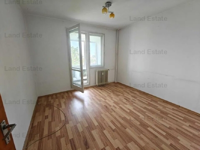 Apartament cu 5 camere Ozana - 1 Decembrie ( 800 m Metrou )