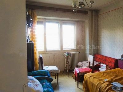 Apartament spatios cu 3 camere in Manastur, etaj intermediar, zona linistita