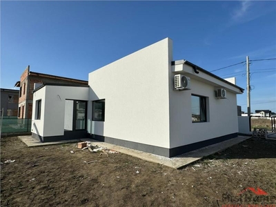 Casa de vanzare in Sophia Residence 99.000 Euro, acces piscina