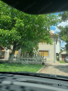 De închiriat casă cu 7 camere în calea Aradului- Lipovei strada Grigore T.Popa