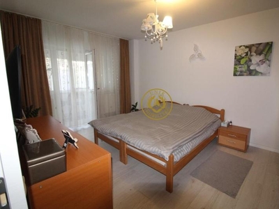 Vand apartament 2 camere in Hunedoara, Central-Hotel Rusca, 50mp, et.2