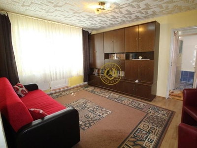 Vand apartament 2 camere in Hunedoara, M5-Randunicii/Eroilor, et. 3