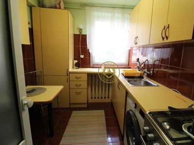 Vand apartament 2 camere in Hunedoara, Micro1-Pta. Florilor, etaj 1, decomandat