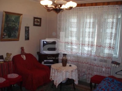 Vanzare - Apartamente 3 camere