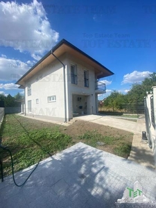 Vila individuala de vanzare in Tunari.