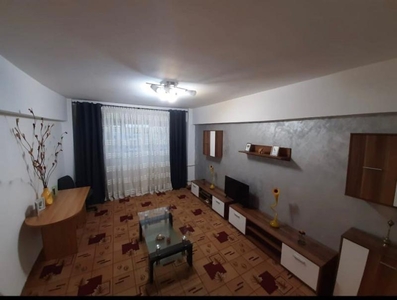 2 Camere de vanzare Stefan Cel Mare