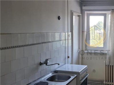 Apartamen 2 camere decomandat Dambu