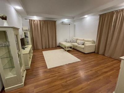 Apartament 3 camere de inchiriat Cosmopolis