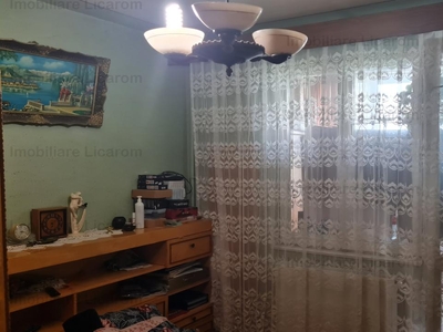 Apartament 3 camere Grivitei,intermediar,circular pret 110000 euro