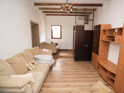 Apartament 3 camere in vila