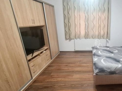 Casa 2 Camere Modern Amenajat cu Curte De Inchiriat, Zona 7 Noiembrie