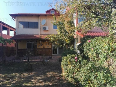 Casa camere spatioase (living 45mp) cu garaj langa Padurea Rosu