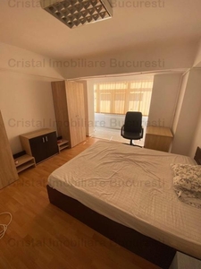 Vand apartament 3 camere zona Decebal