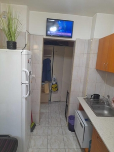 Apartament 2 camere pretabil comercial zona 1 Decembrie / Titan