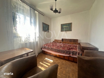 Vând apartament 2 camere în Hunedoara, zona Stadion-Bd.M.Viteazu, et.1