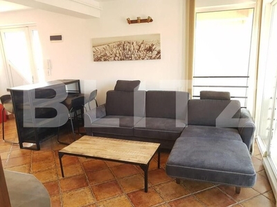 Apartament 3 camere, 100 mp, terasa 20 mp, parcare, zona Parcul Central