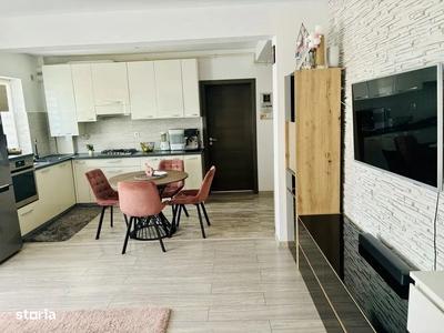 Apartament cu 3 camere, 2 bai, etaj intermediar, zona Bucovinei