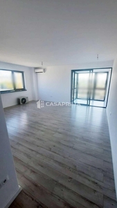 Apartament cu 2 camere, etaj intermediar, BLOC NOU