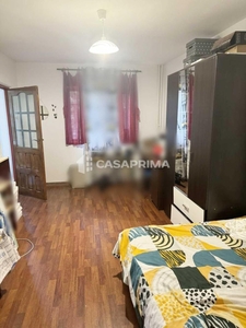 Apartament cu 3 camere, decomandat, Alexandru cel Bun