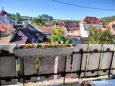 Apartament cu 3 camere în zona Centrala- Tarnaveni