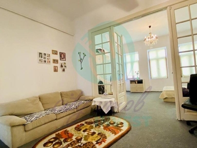 Apartament tip duplex, Universitate