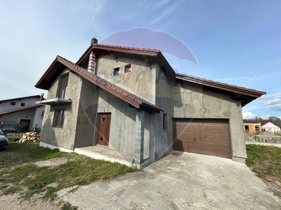 Casavila 5 camere vanzare in Maramures, Baia Mare, Est