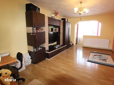 Vând apartament 2 camere în Hunedoara, zona Bd. Dacia-Profi, 50mp