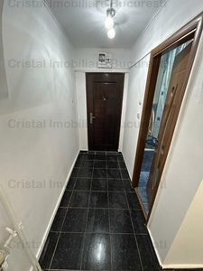 Vand apartament de 2 camere nemobilat in zona Trapezului