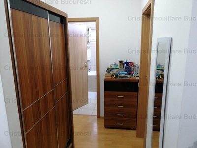 Vand apartament de 2 in zona 1 Decembrie